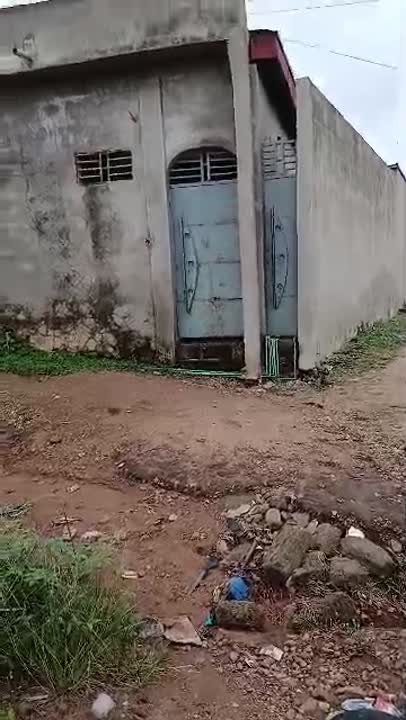 Chambres salons à vendre à Broukro
