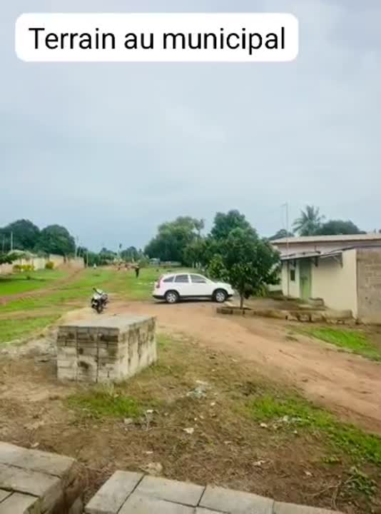 Terrain de 900 m² à vendre au quartier Municipal