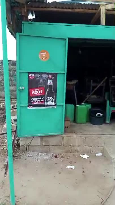 Grand conteneur 3/5 à vendre au Municipal