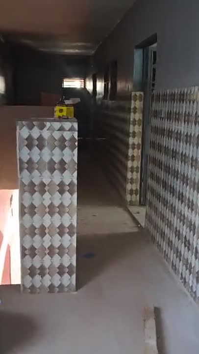 Cité de 8 logements 4 pièces à louer