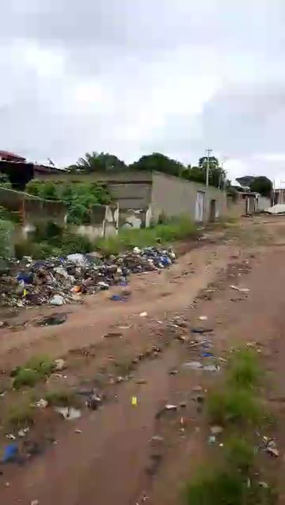 Deux terrains avec villas à vendre à Ahougnassou