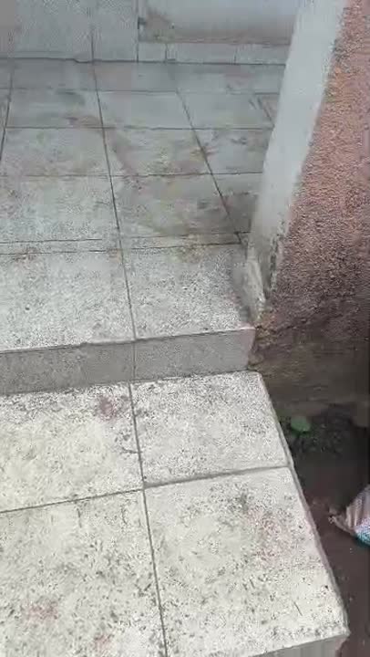 Entrée couchée carrelée à louer à Adjeyaokro