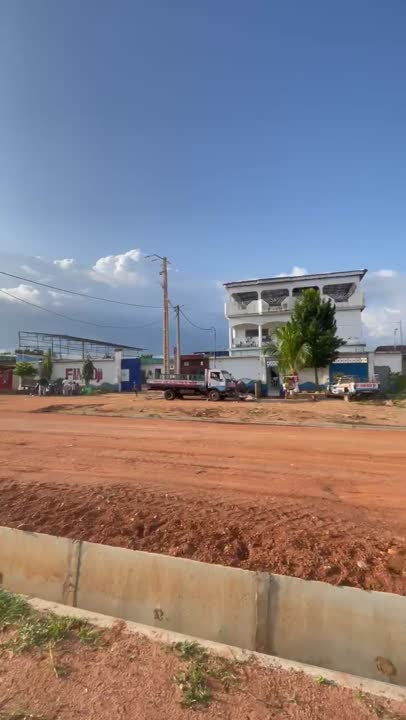 Terrain de 3 000 m² à vendre à Kennedy Famadji