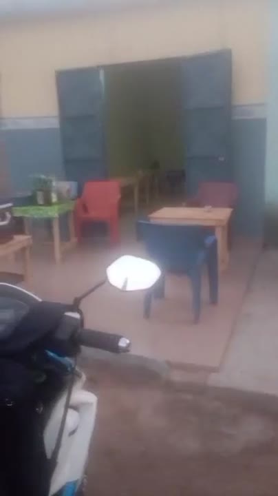 Magasin à céder à la Zone Djezou 2 avec matériel