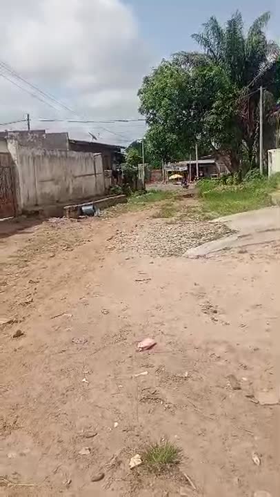 Terrain de 600 m² avec construction à vendre à Nimbo