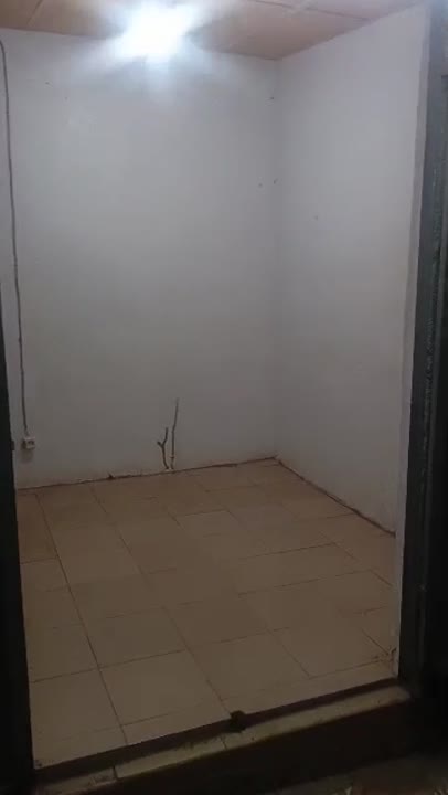 Magasin à louer à Houphouet-ville (petit marché)