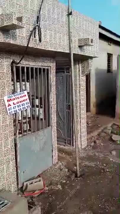 Cité de 4 logements 2 pièces à louer