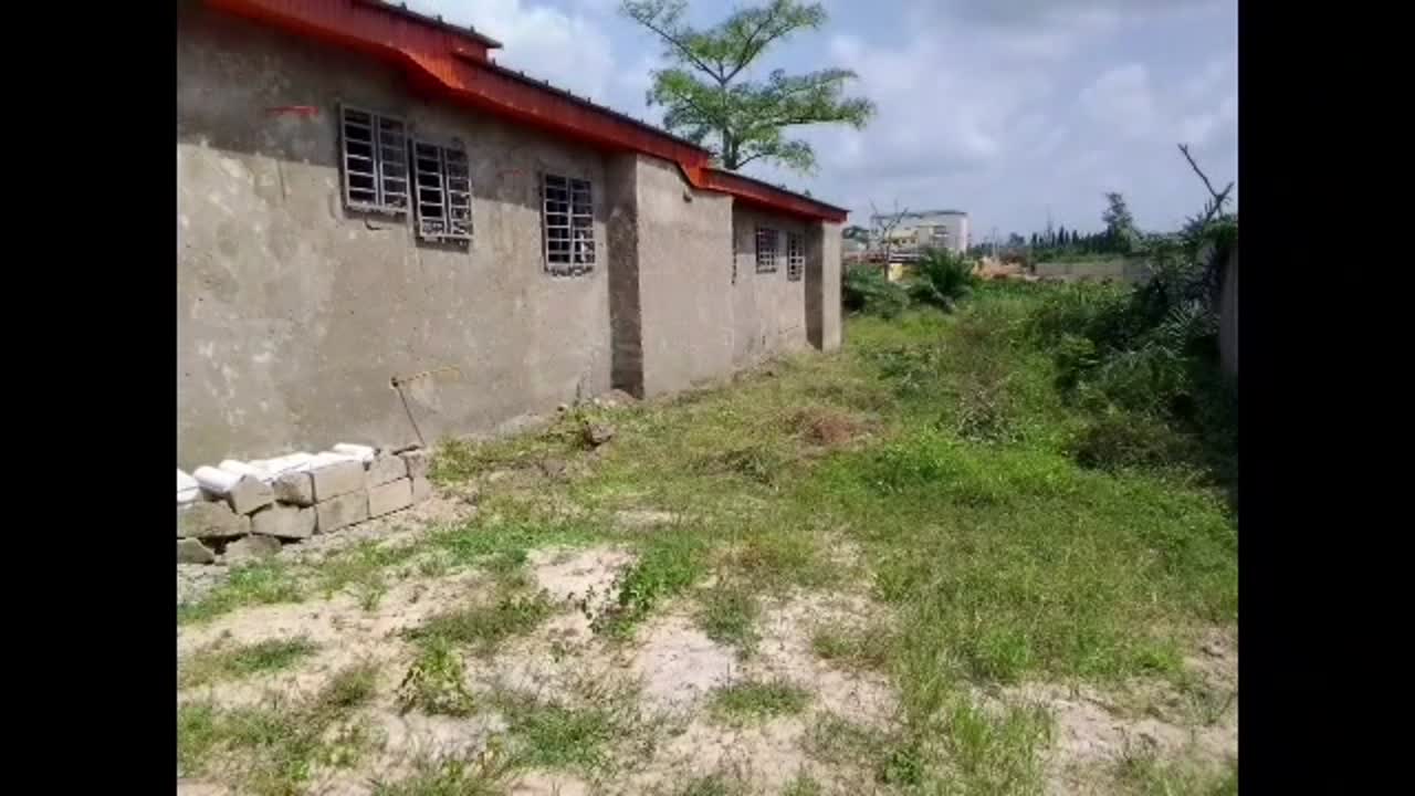 Cité de 9 appartements à vendre à Yamoussoukro Cité CAFOP