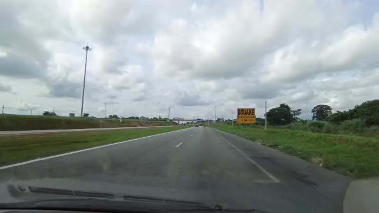 Terrain de 400 à 500 m² à vendre près de Djebonoua (Bouaké)