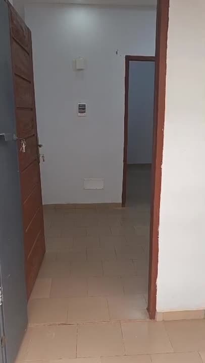 2 pièces à louer en face de la clinique Amitié
