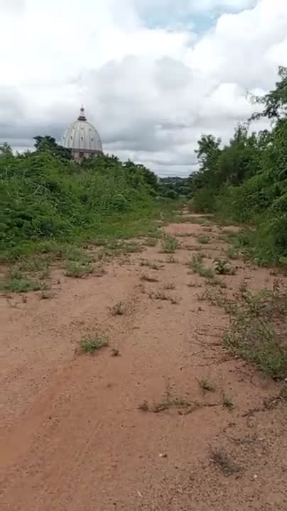 Terrain de 1 hectare à vendre à Yamoussoukro (Basilique)