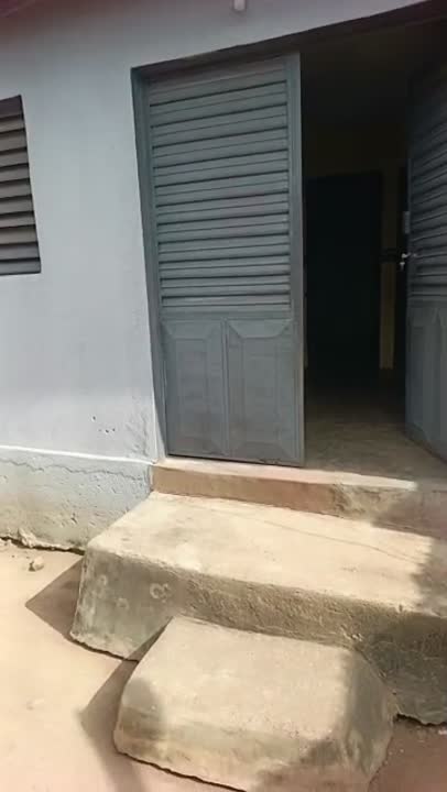 2 chambres, salon à louer près de l'église Catholique