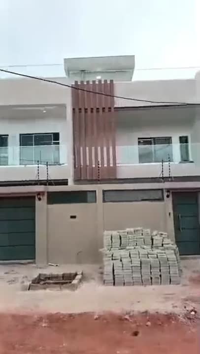 Maison duplex à vendre à Bouaké (ACD disponible)