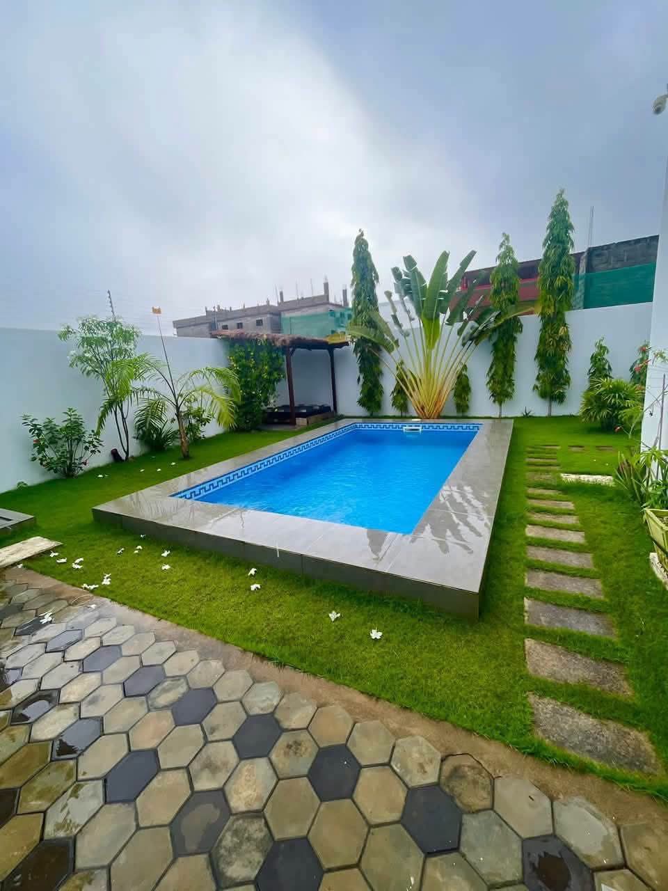 Villa duplex haut standing à vendre à Grand-Bassam (ACD)