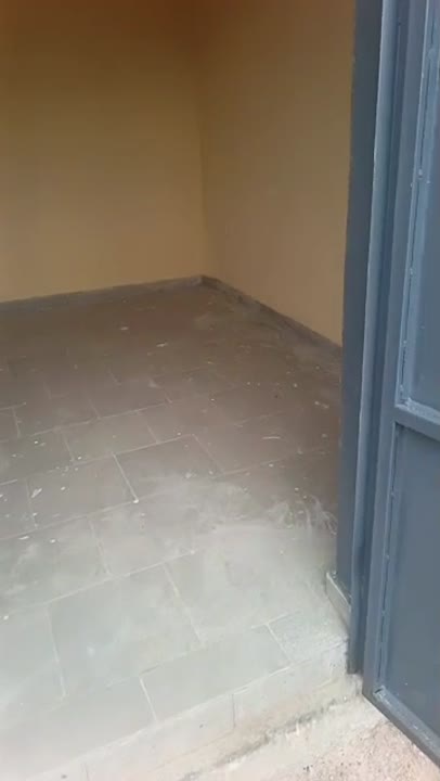 Magasin à louer à Broukro