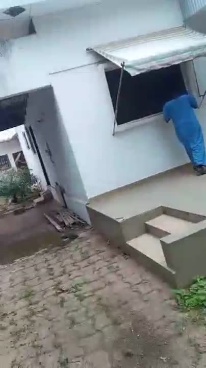 Villa 4 pièces avec 3 studios à louer à Cité de l'Air