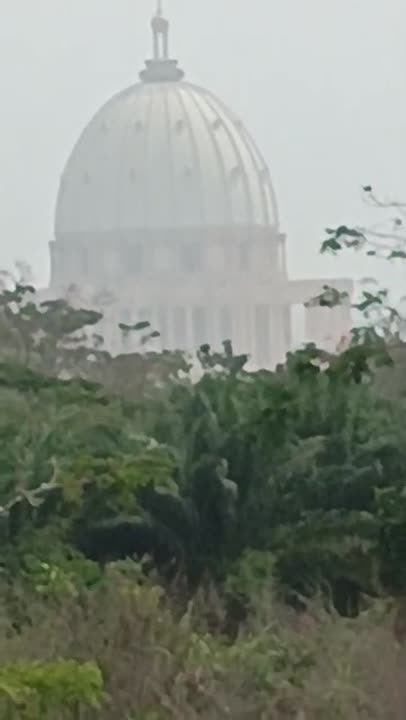 Terrain de 1250 m² à vendre à Yamoussoukro Lomo Basilique (ACD disponible)