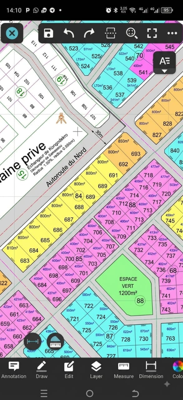 Terrain de 800 m² à vendre en bordure de route