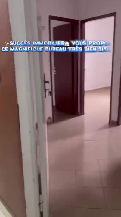 Bureau de 4 pièces à louer au Commerce