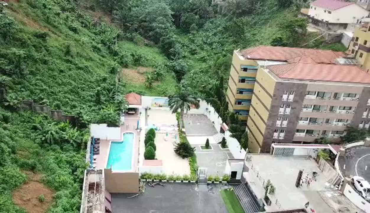 Hôtel 3 étoiles à vendre aux 2 Plateaux