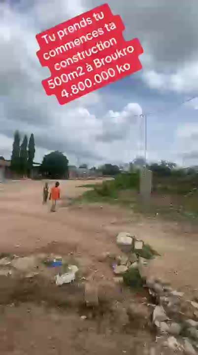 Terrain de 500 m² à vendre à Broukro