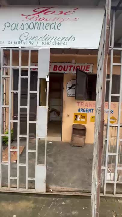 Magasin à louer à Air France — compteur individuel