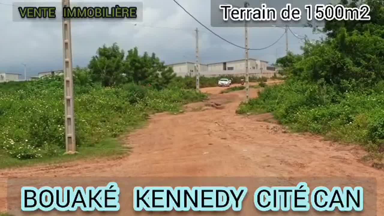 Terrain de 1500 m² à vendre à Résidentiel