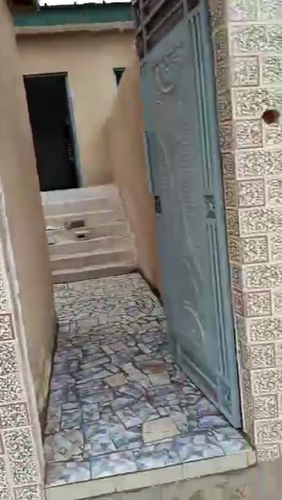 Cité de 4 logements 2 pièces à louer