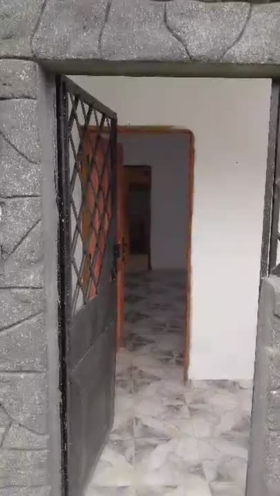 Chambres salon avec douches à louer à Tchélekro
