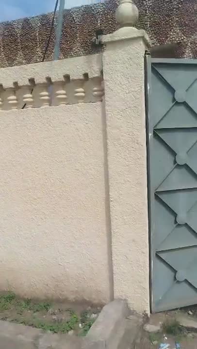 Villa 5 pièces à louer à N'Dakro — 3 chambres, salon, bureau
