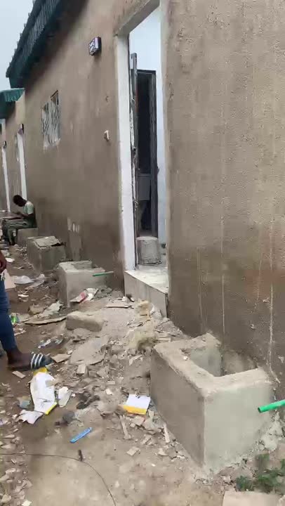Cité de 3 logements 2 pièces à louer