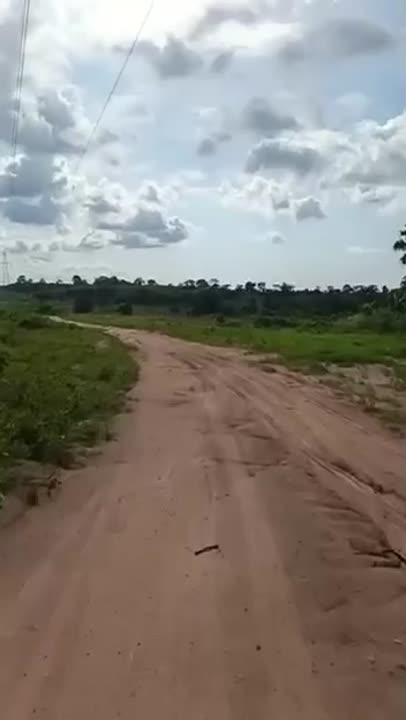6 lots collés à vendre à Lolobo (Yamoussoukro)