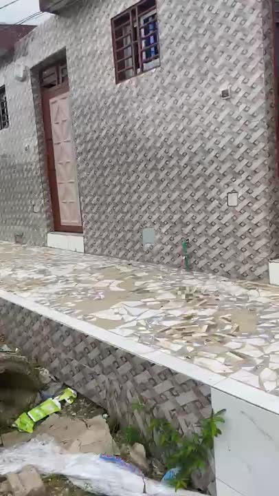 Cité de 6 logements 2 pièces à louer
