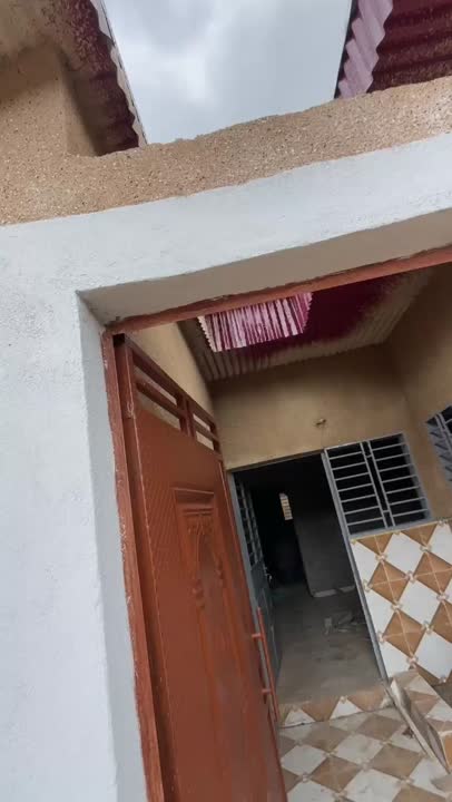Cité de 7 logements 2 pièces à louer à Minankro