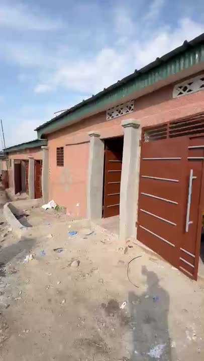 Cité de 3 logements 2 pièces à louer à Belleville