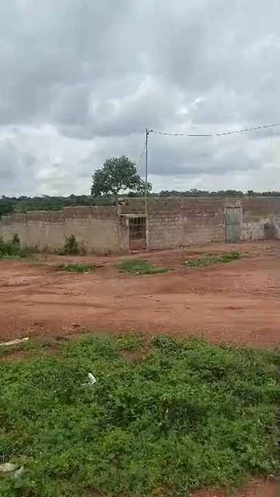 Terrain de 3 hectares à vendre à Minankro (bordure de goudron)