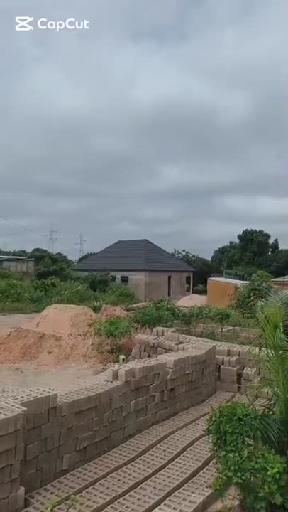 Terrain de 500 m² à vendre à Assoumankro (viabilisé eau et électricité)