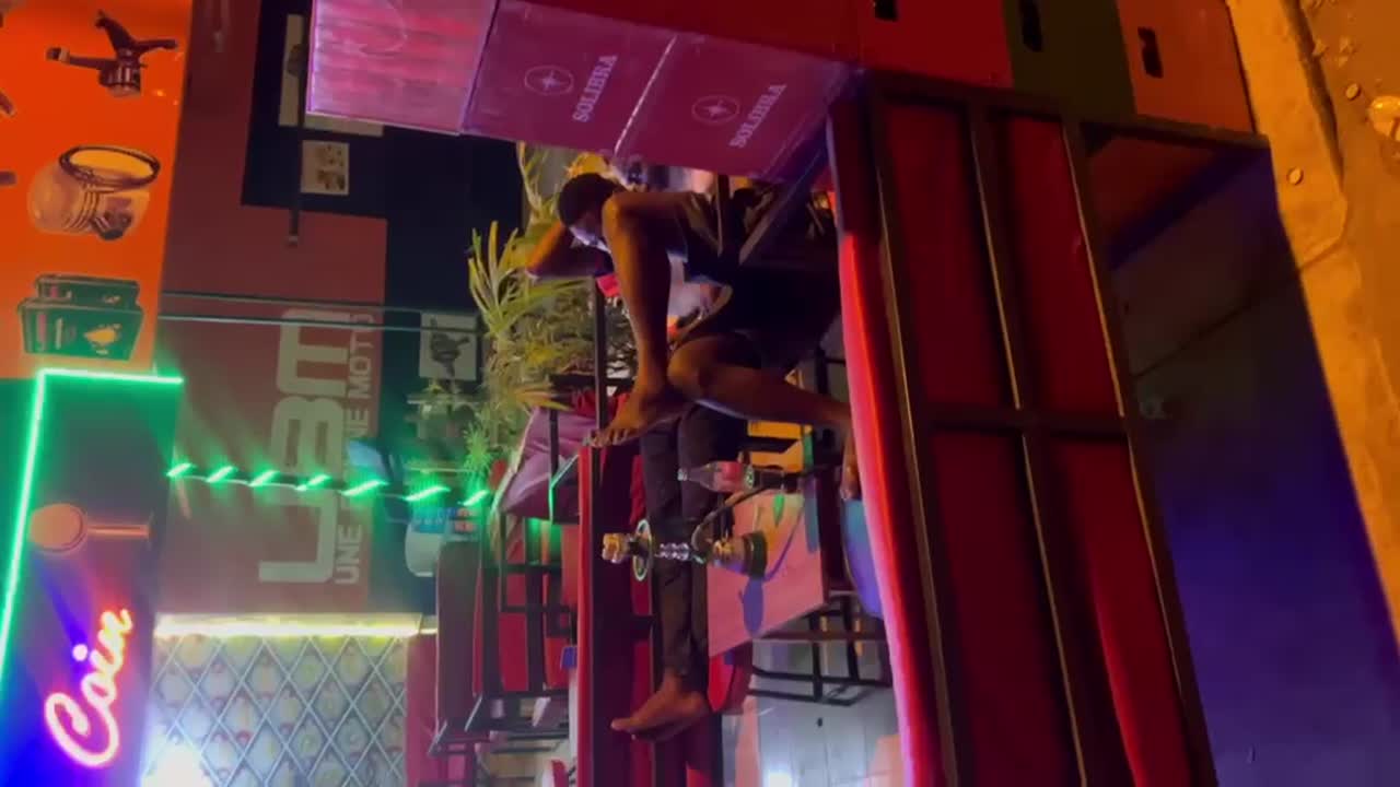 Local commercial à céder à Koko (entièrement équipé)