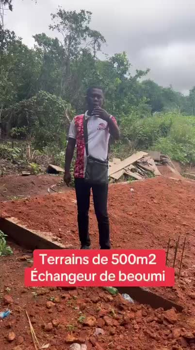 Terrain de 500 m² à vendre à l'échangeur de Béoumi