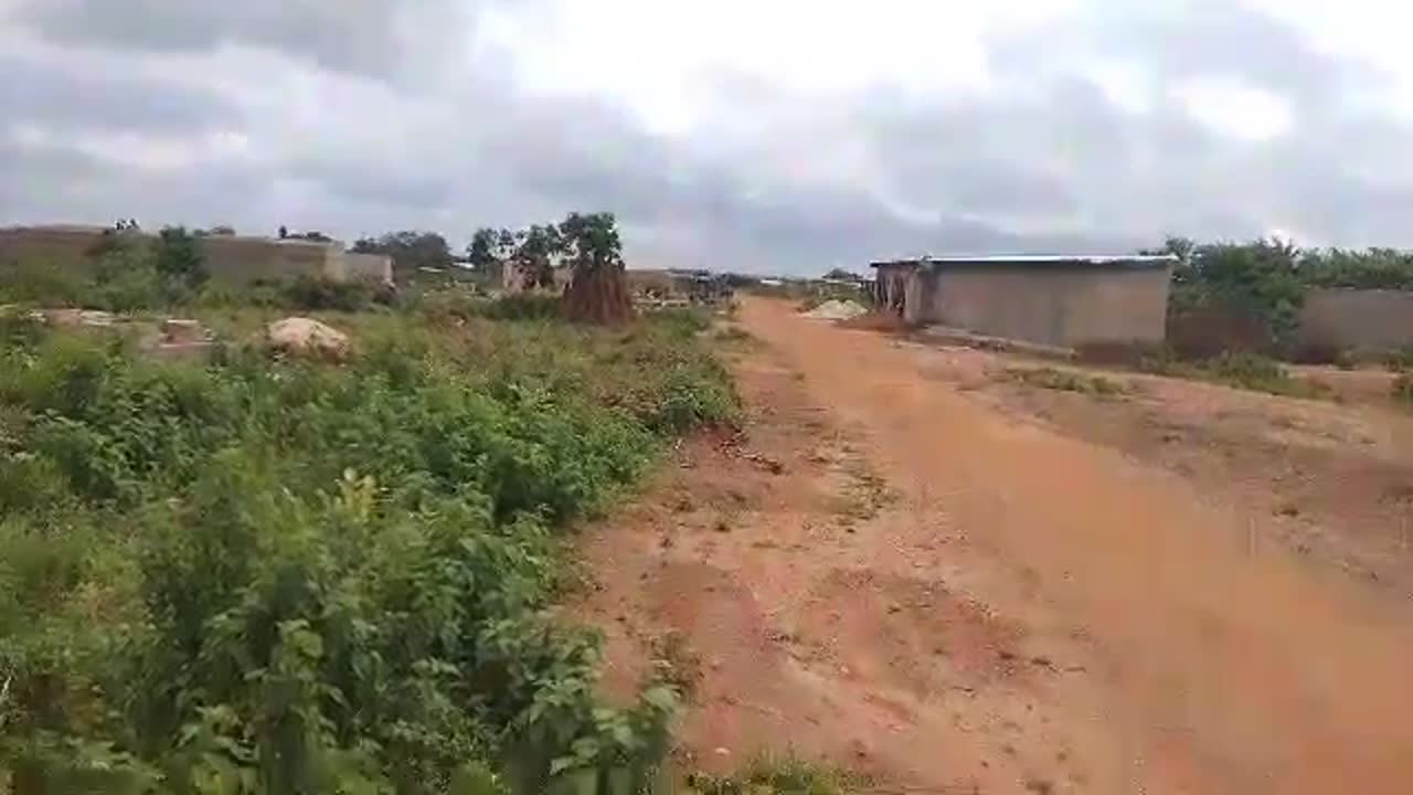 Terrain de 500 m² à vendre à Bouaké (derrière la base arrière)