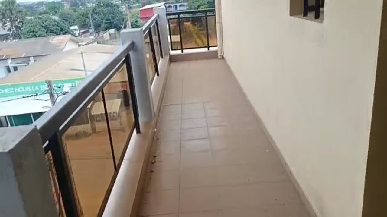 Bureau de 3 pièces avec 1 pièce autonome à louer au Stade