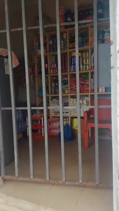 Boutique à céder au quartier Municipal avec matériel