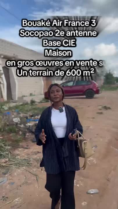 Maison inachevée 2 chambres salon à vendre à Bouaké Socopao