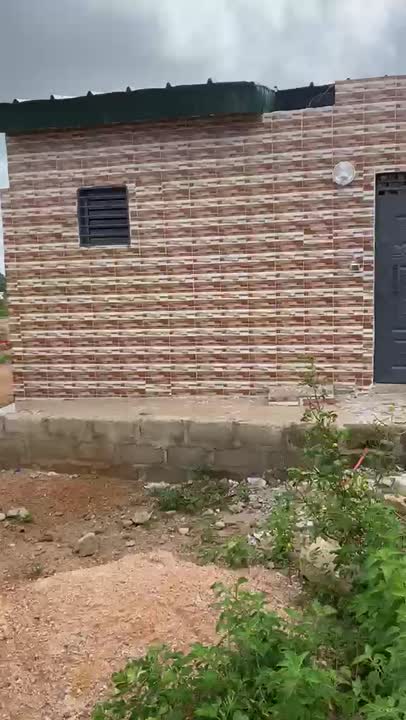 Cité de 6 logements 2 pièces à louer à Rivera Golf