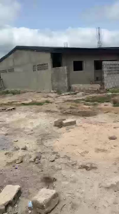 Terrain de 400 m² à vendre en face du campus 2