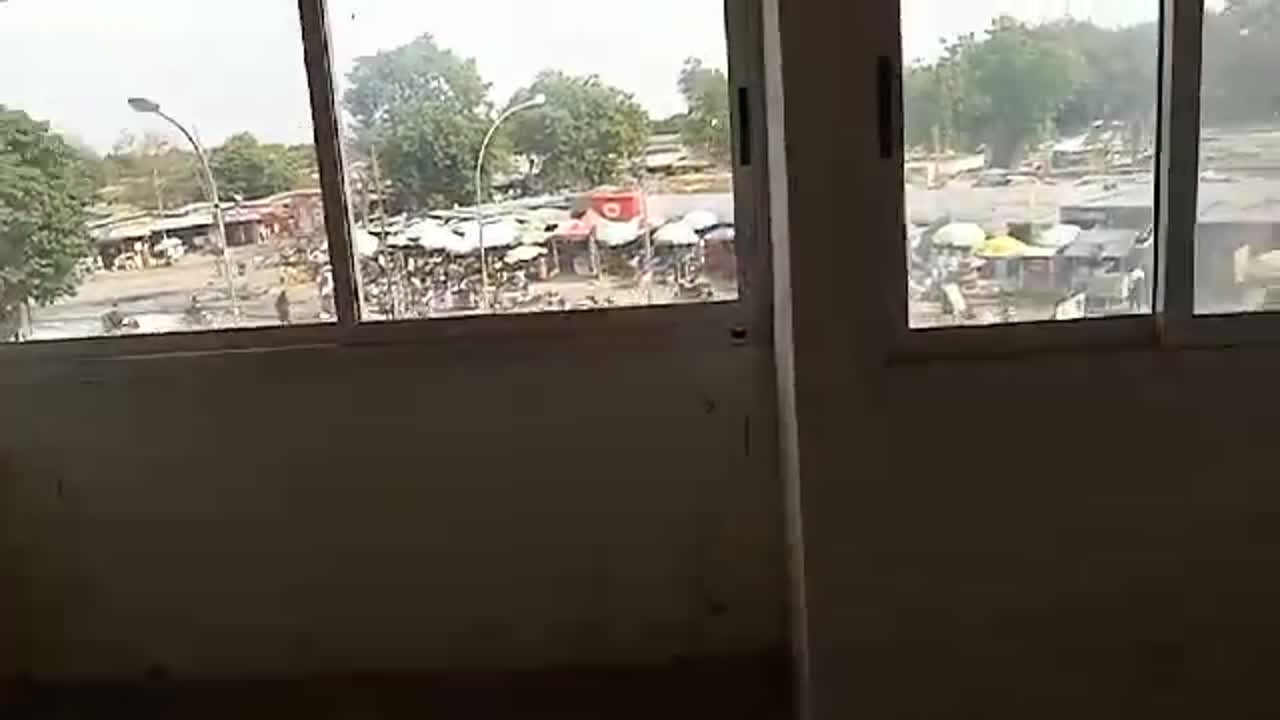 Bureau de 4 pièces à louer au Commerce