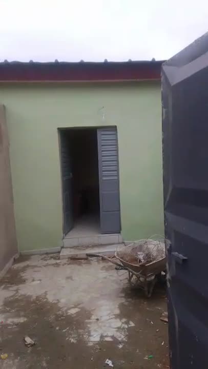 2 chambres, salon à louer à Assoumankro