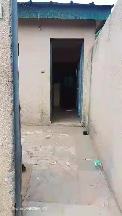 Chambre salon à louer à Tchelekro